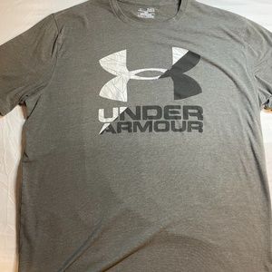XL Men's Grey Under Armour T-Shirt